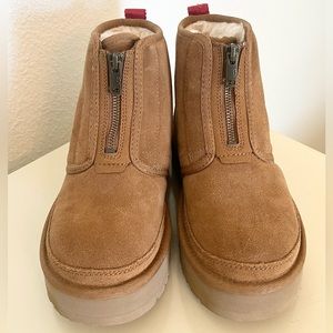 UGG® Neumel Platform Zip Suede in Chestnut Size 6 never worn